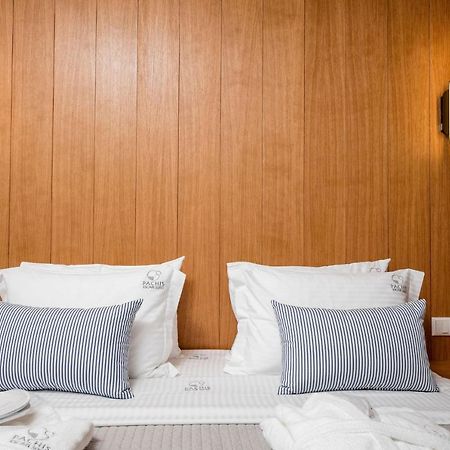 Pachis Escape Suites Bagian luar foto