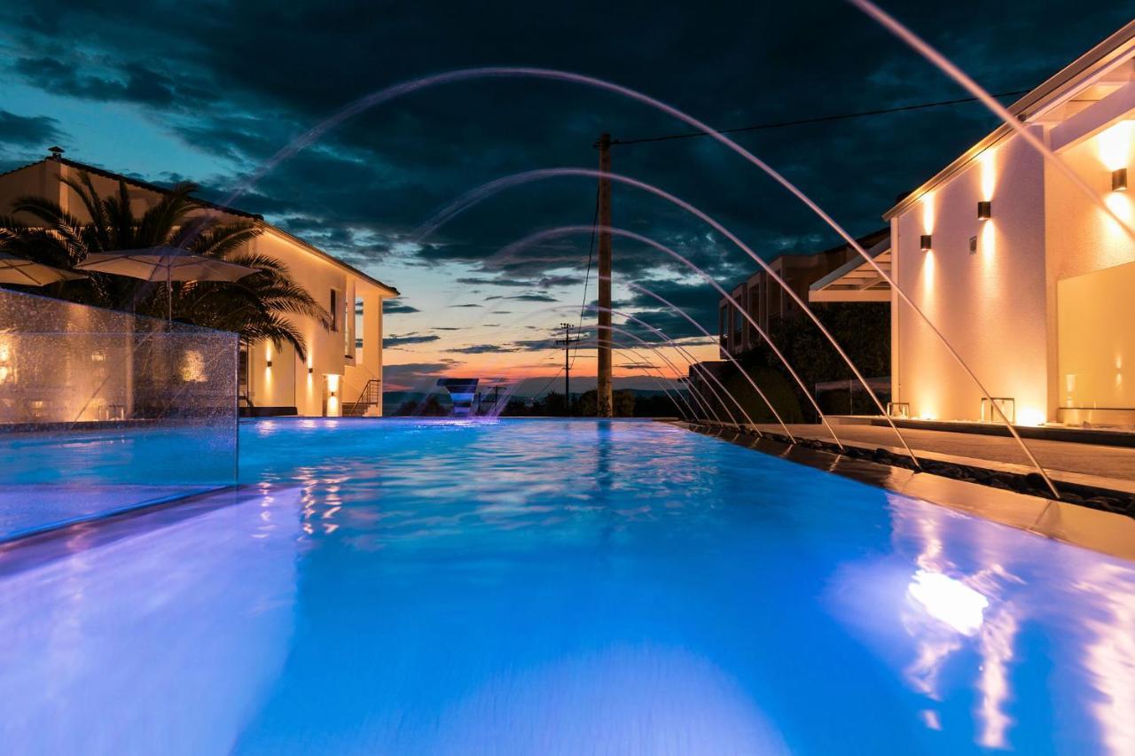 Pachis Escape Suites Bagian luar foto