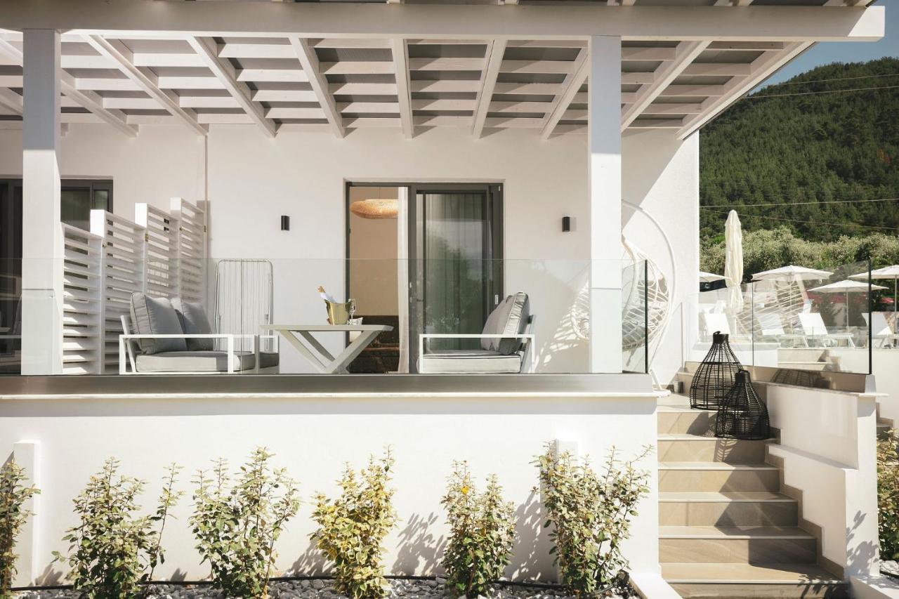 Pachis Escape Suites Bagian luar foto
