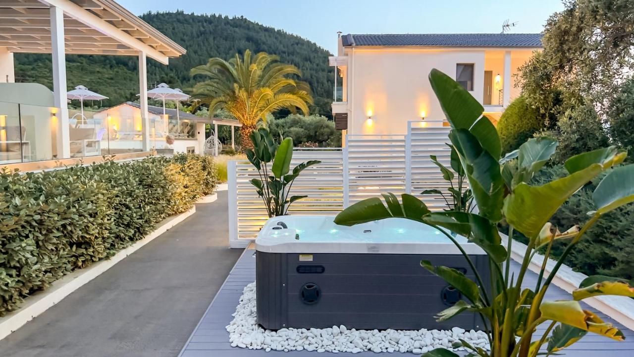 Pachis Escape Suites Bagian luar foto